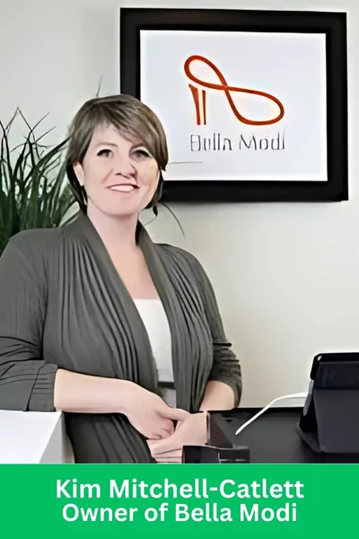 Kim Mitchell-Catlett, owner of Bella Modi, offering personalized handbag designs.